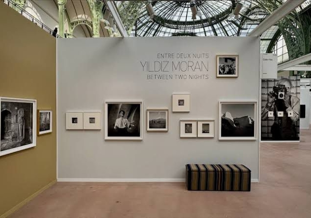 Gecelerin Arasında Bir Işık: Yıldız Moran’ın Paris Photo 2025 Yolculuğu