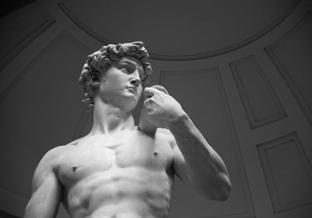 Aşkın Keskisi: İçimizdeki Meleği Özgürleştiren Michelangelo Etkisi