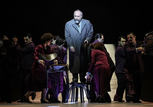 Bir Hayalin Ağırlığı: Satıcının Ölümü