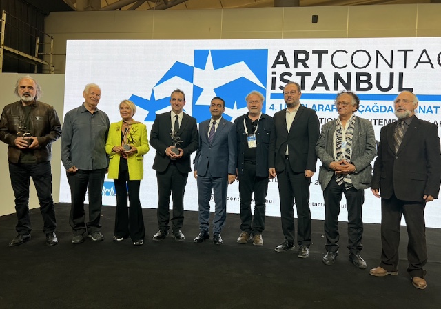 2024 Yılı Kurum Onur Ödülü'nün Sahibi Türkiye'nin İlk Online Sanat Televizyonu ARTtv 