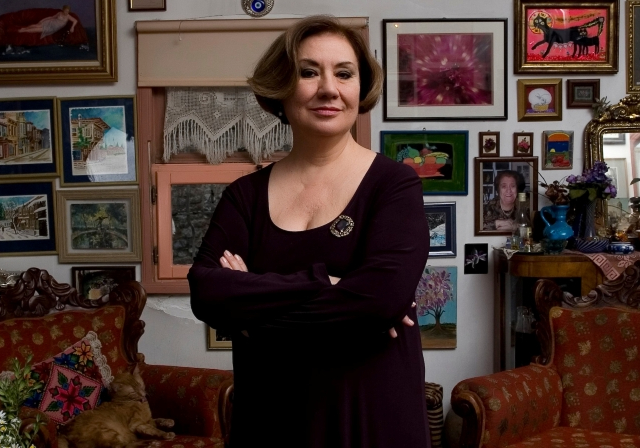 Sahnenin Önünden Arkasına Çok Yönlü Bir Sanat Yaşamı: Gülsen Tuncer’e Veda