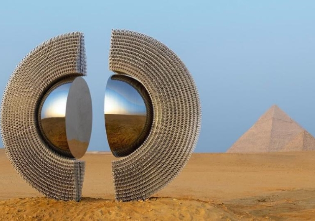 Giza’da Bir Türk Sanatçının İmzası: Mert Ege Köse’nin “The Shen” Heykeli Art D’Égypte 2025’te