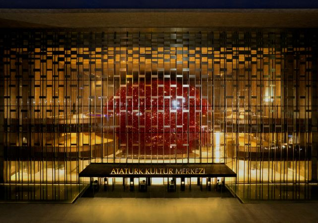 5. İstanbul Dijital Sanat Festivali AKM’de İzleyicisiyle Buluşuyor 