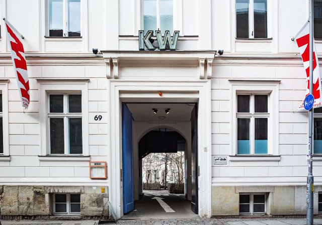 13. Berlin Bienali Kapılarını Açtı: Kaçak Olanı Aktarmak 