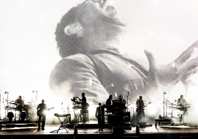Massive Attack İstanbul'da Unutulmaz Bir Konsere İmza Attı!