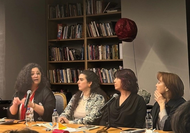 Sanat, Hafıza ve Dayanışma Üzerine: Cam Gibi Değil, Kum Gibi