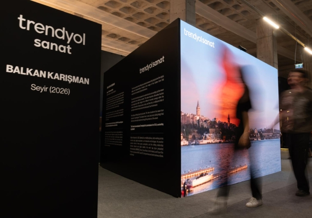 Balkan Karışman’ın Dijital Enstalasyonu “Seyir” Trendyol Sanat’la Haliç Manzarasını Dönüştürüyor